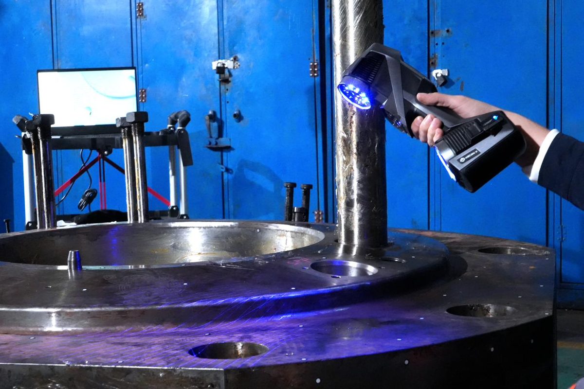 KSCAN-E en cours de scan sur pièce industrielle